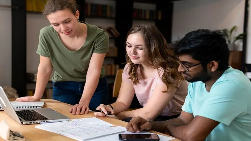 navigating the maze of student loans: a comprehensive guide for college students forpchub.com